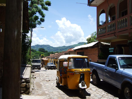 taxi_in_copan_hondu