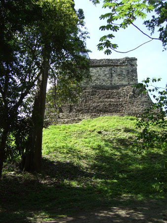 mayatempel01_flores_tikal_guat