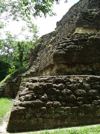 mayatempel05_flores_tikal_guat