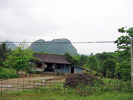 laendliches_vietnam_busweg_nach_hue